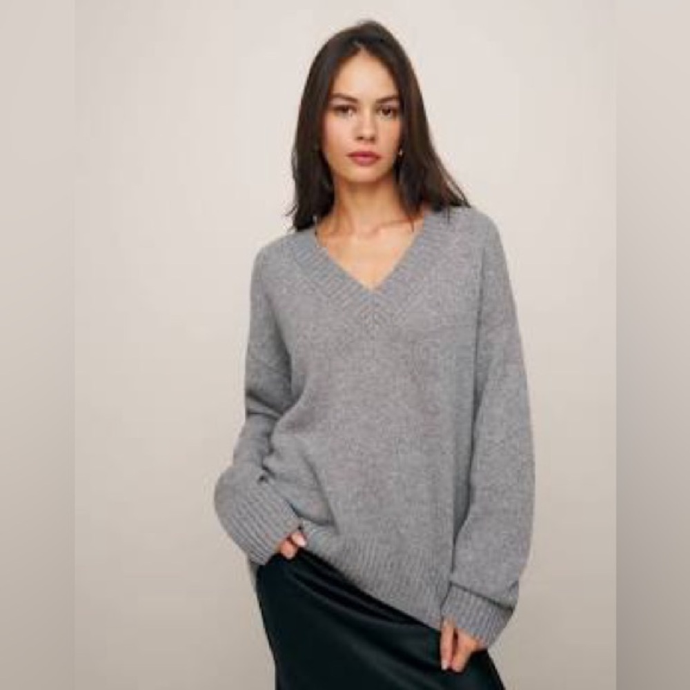 NWT Reformation Jadey cashmere oversized v-neck sweater